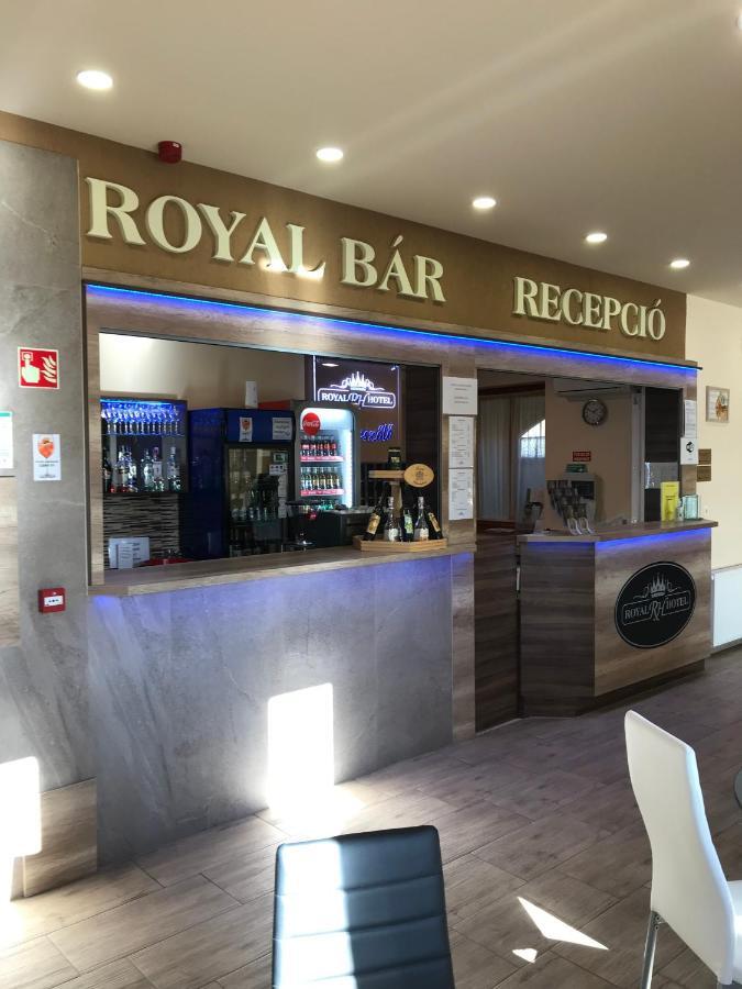 Royal Hotel Cserkeszőlő Kültér fotó